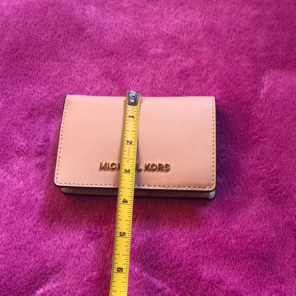 NWT Michael Kors Wallet - Picture 7 of 7